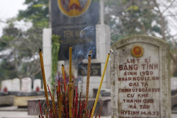 Grave at Truong Son