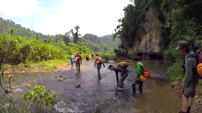 Trekking in Ke Bang national park