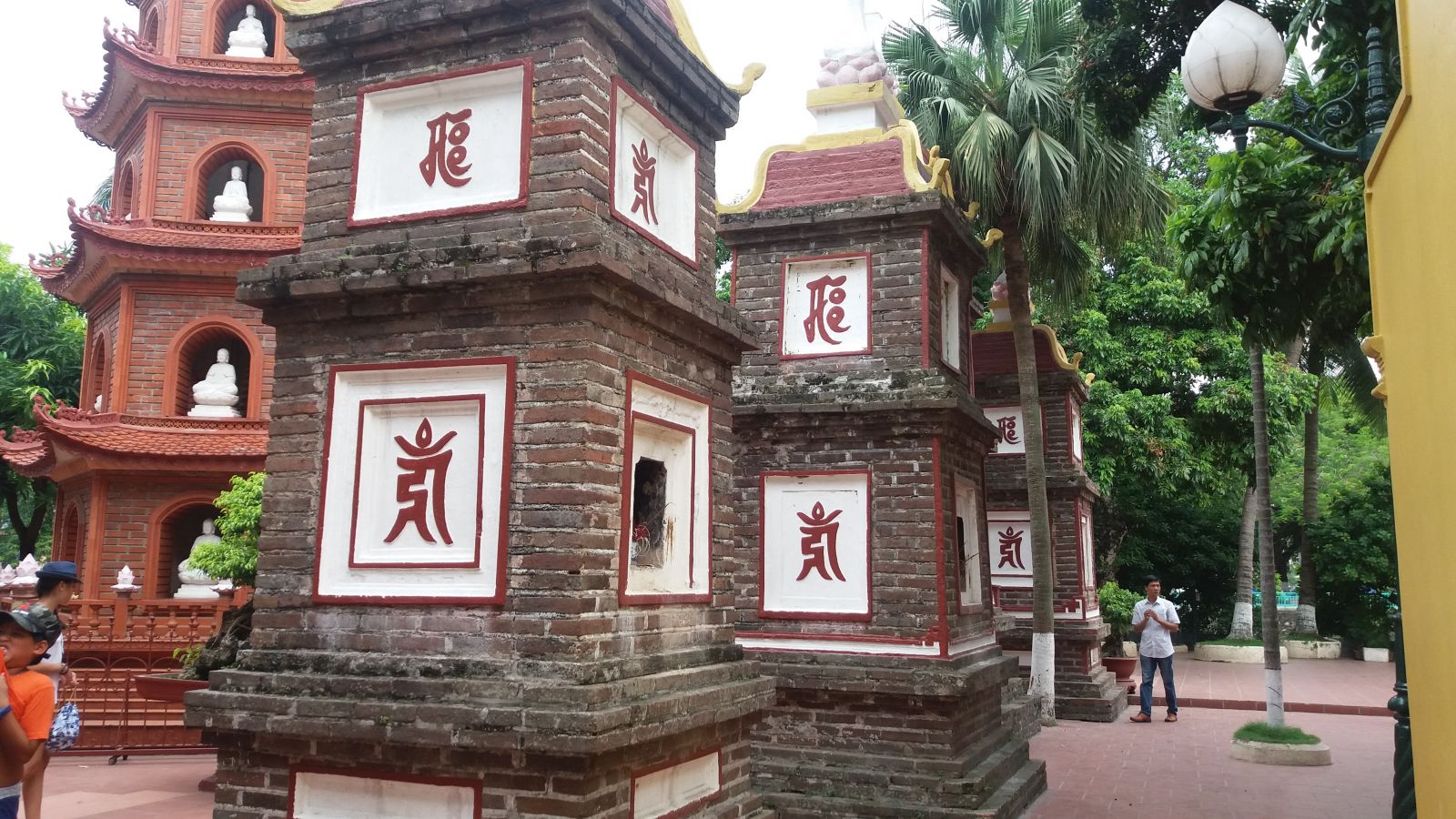 Vietnam History -Tran Quoc pagoda