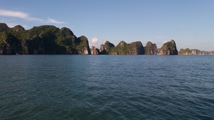 car rental hanoi to Halong bay & Ninh Binh