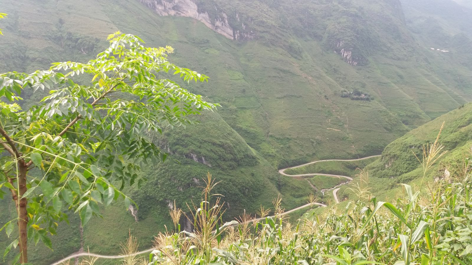 Hagiang attractions-travelling over passes
