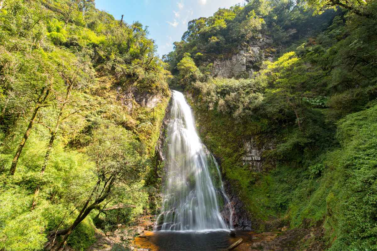 love waterfall- must visit in Sapa