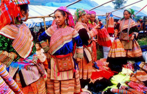 Muong Hum market - close to Sapa