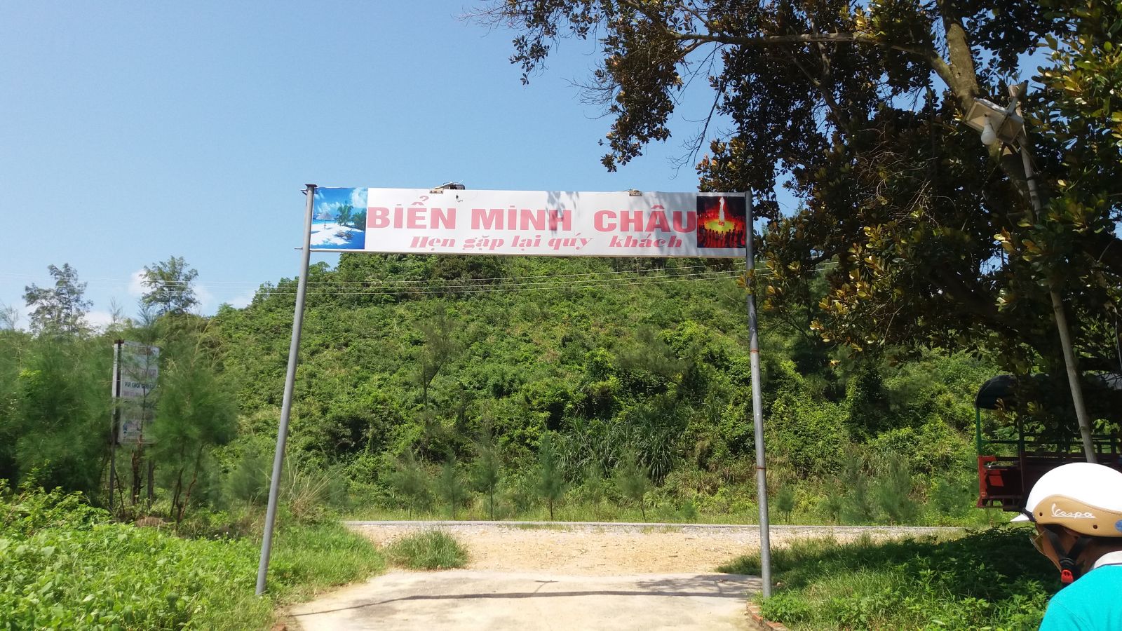 Minh Chau beach