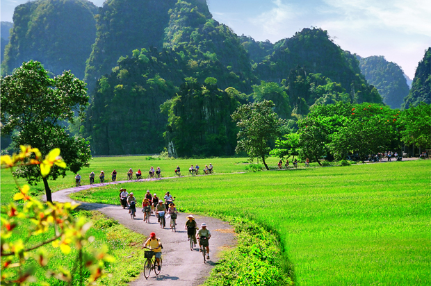 biking in ninh binh