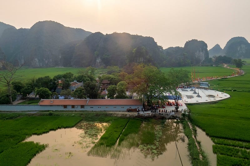 View around Thai Vi temple