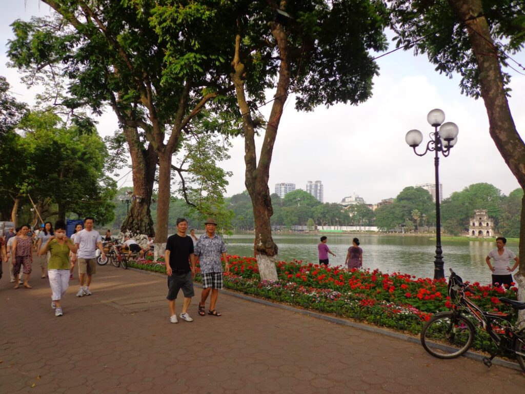 4-Day Hanoi Halong Bay Tour : Explore Cultural Hanoi & Spectacular Halong Bay