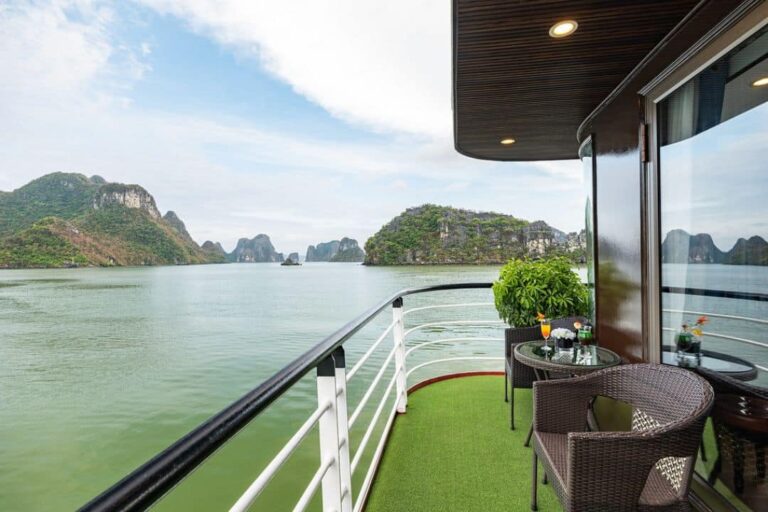 HONEYMOON (VIP) with Balcony