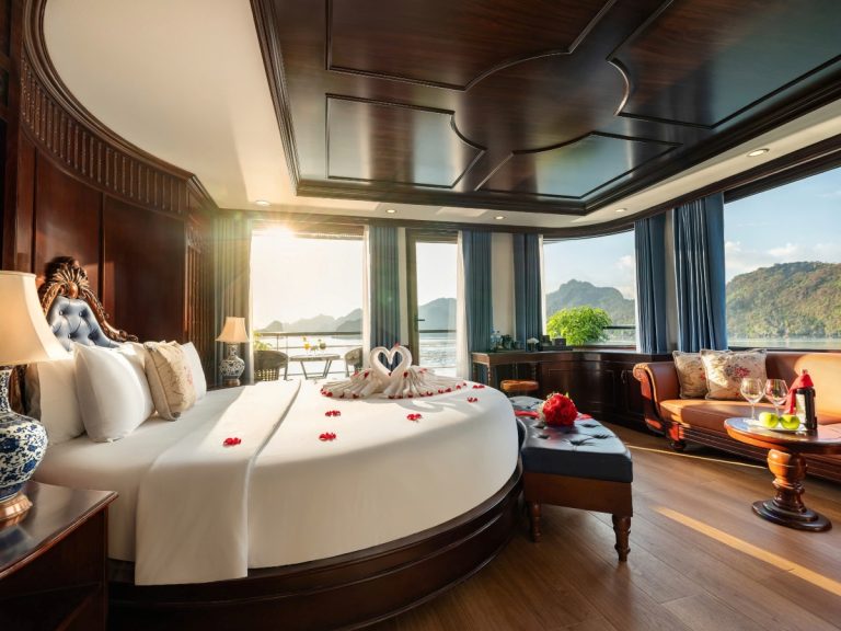 HONEYMOON (VIP) with Balcony