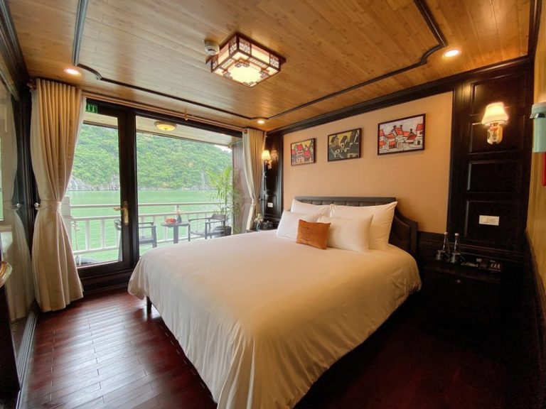 SUITE OCEAN VIEW BALCONY