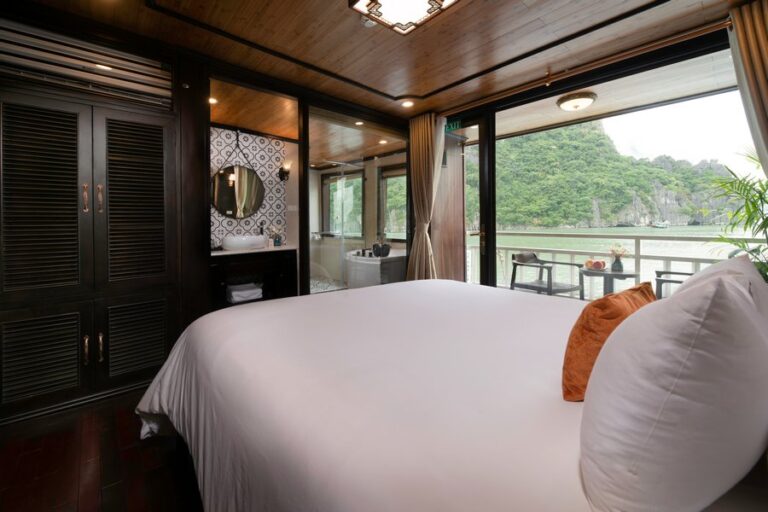 SUITE OCEAN VIEW BALCONY