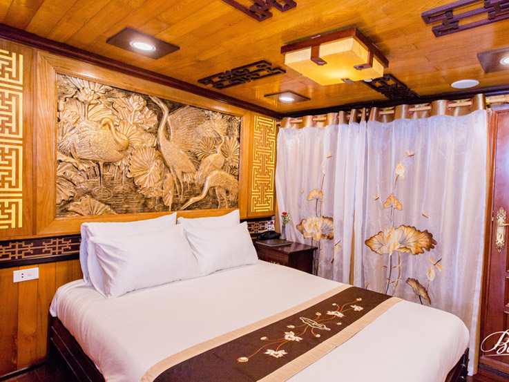 DELUXE CABIN