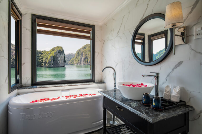 Family Connecting Suite – Private Ocean View Balcony