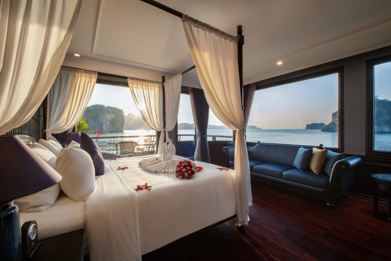 Honeymoon Suite – Private Ocean View Balcony