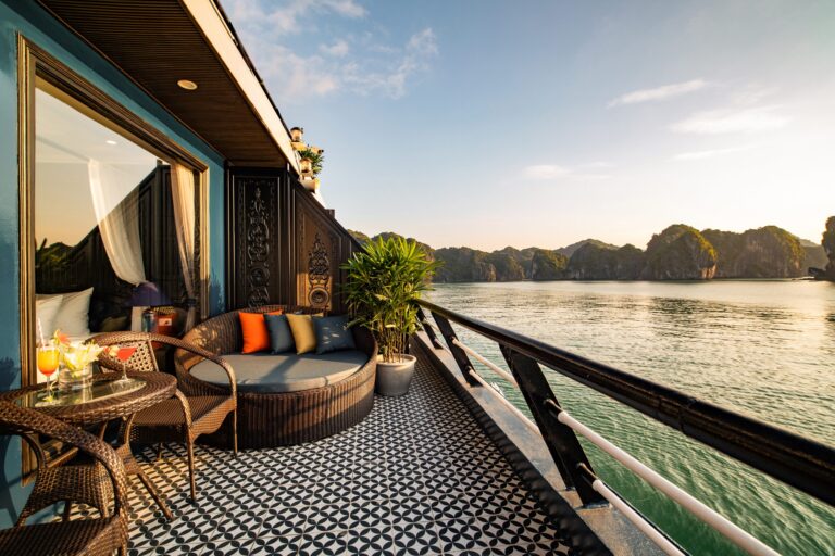 Honeymoon Suite – Private Ocean View Balcony