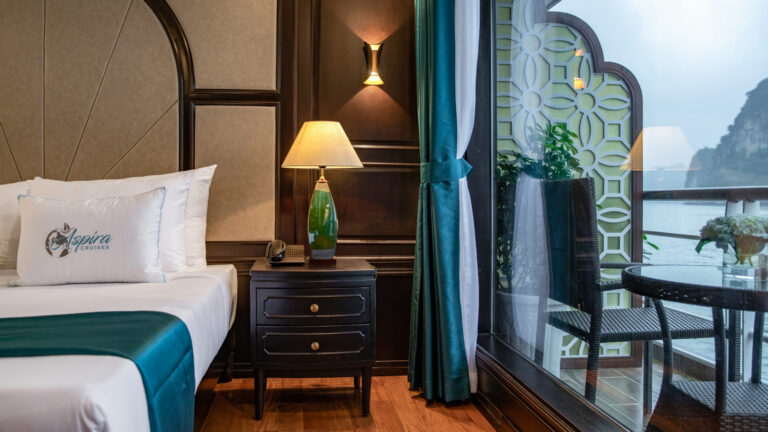 Senior Suite ( 2nd Deck)