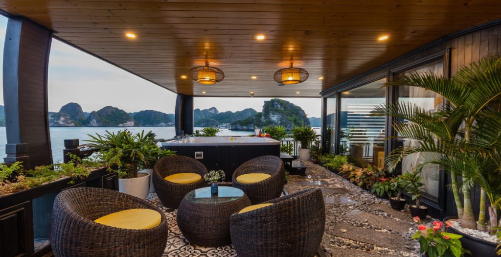 La Regina Grand Cruise : Luxury Venture Beyond Halong Bay into Lan Ha Bay’s Hidden Beauty