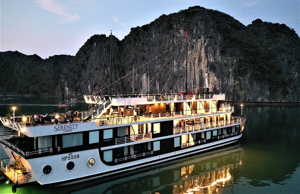 Serinity Cruise : Unique Halong bay – Lan Ha bay exploration