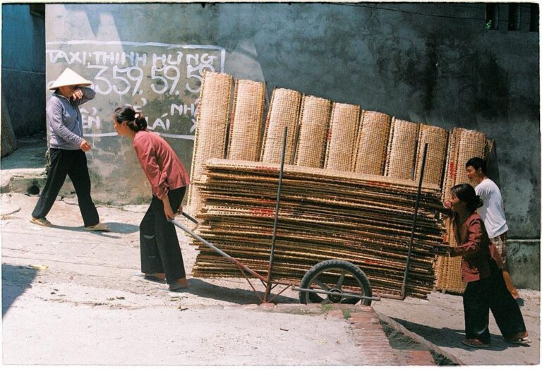 Tho Ha Village Day Trip