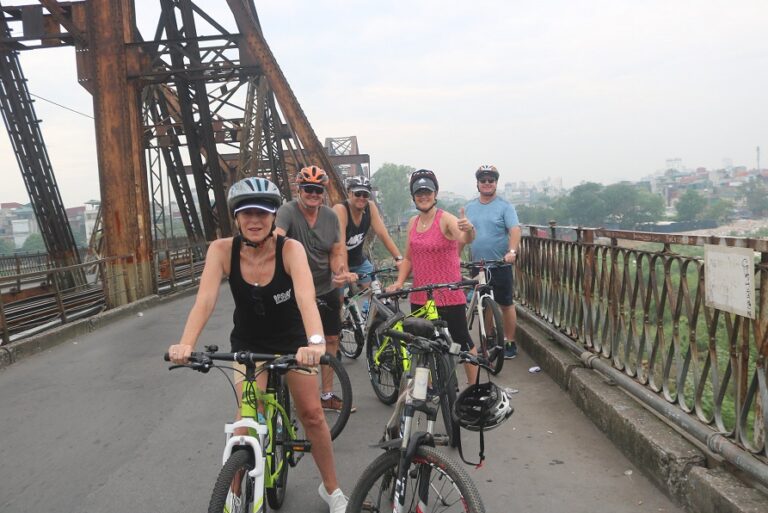 Morning Hanoi Biking Tour at Sunrise