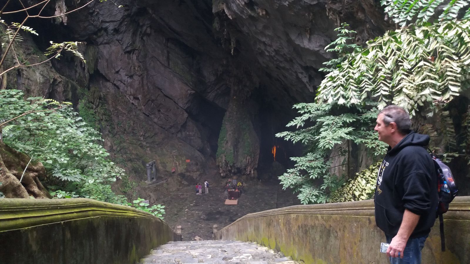 Perfume Pagoda Tour -Huong Tich Cave