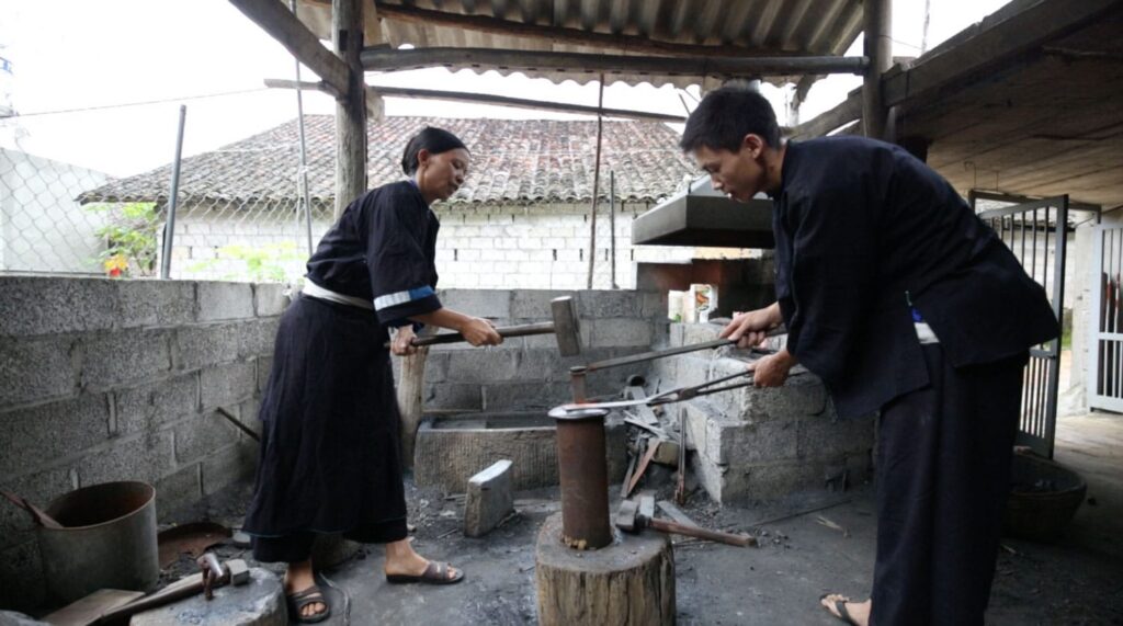 Northeast Vietnam Adventure : 8-Day Tour to Bac Son Valley, Ba Be Lake, Ban Gioc Watergfall & Ha Giang Loop