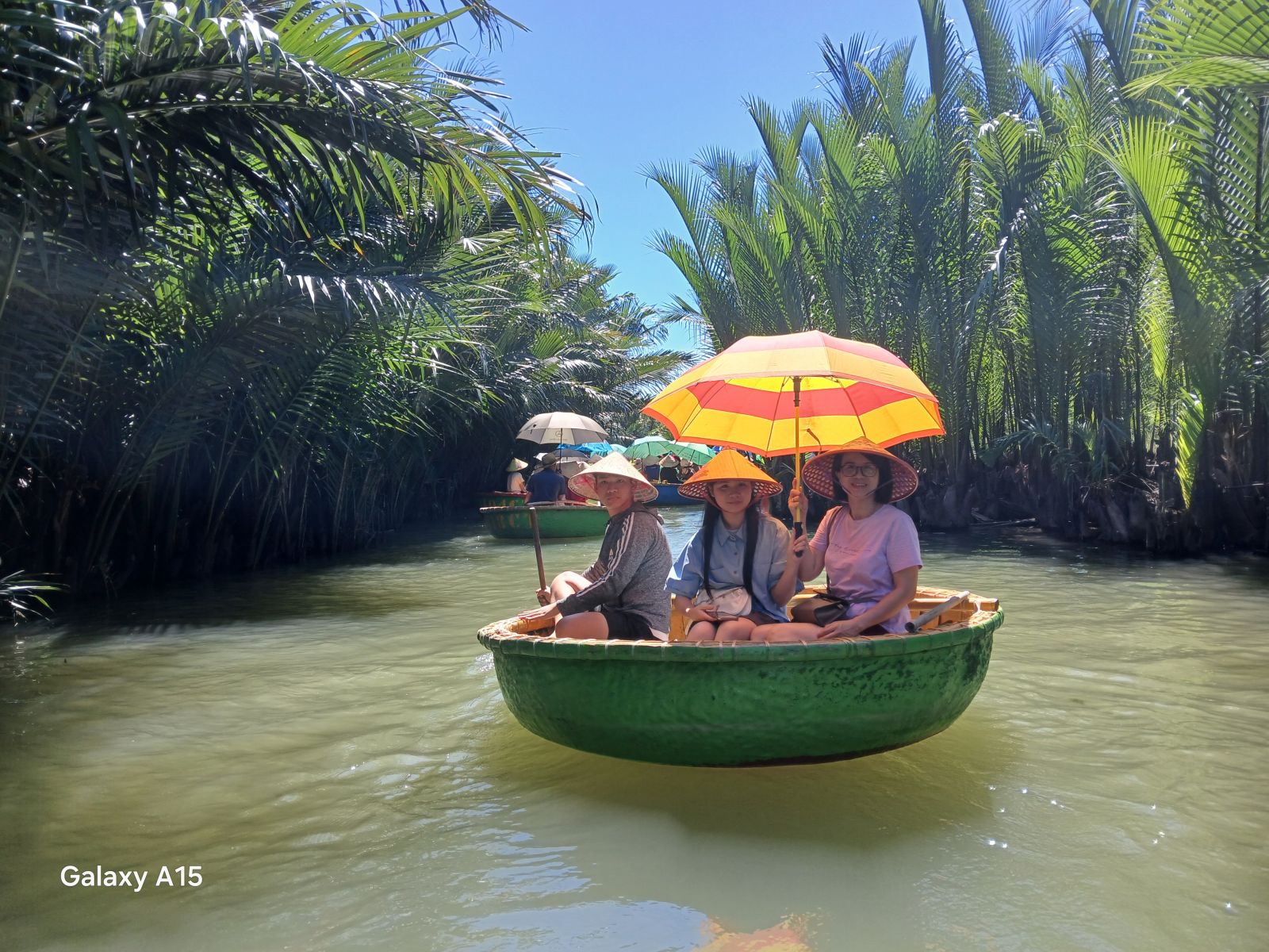 Basket boat ride Cam Thanh