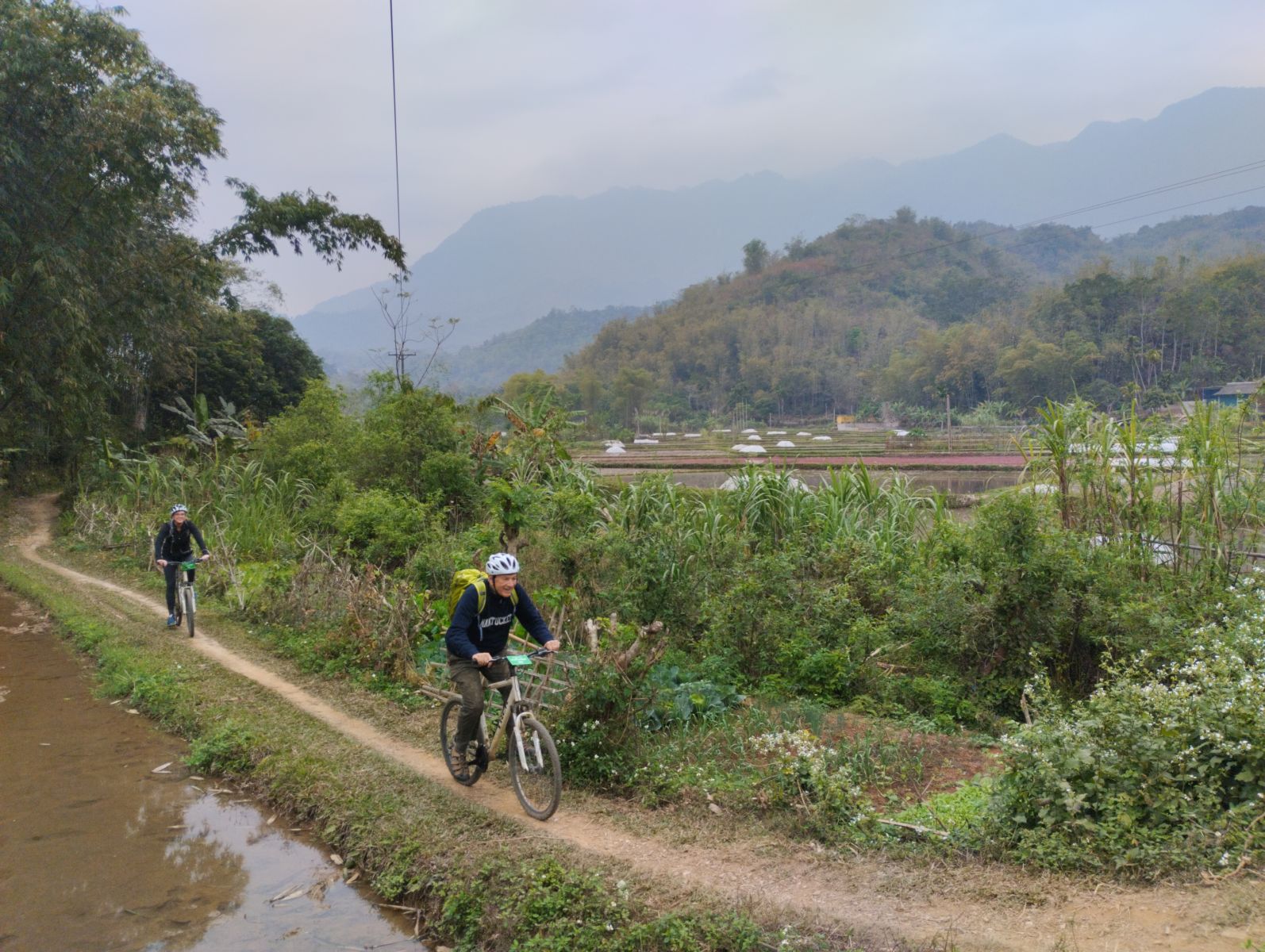 Biking to explore Mai Chau valley