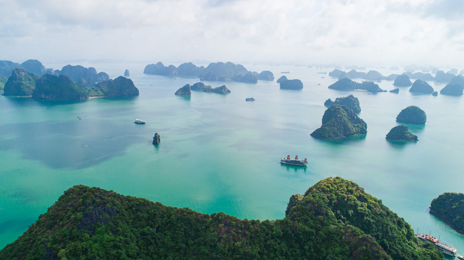 Cat ba view to Lan Ha bay