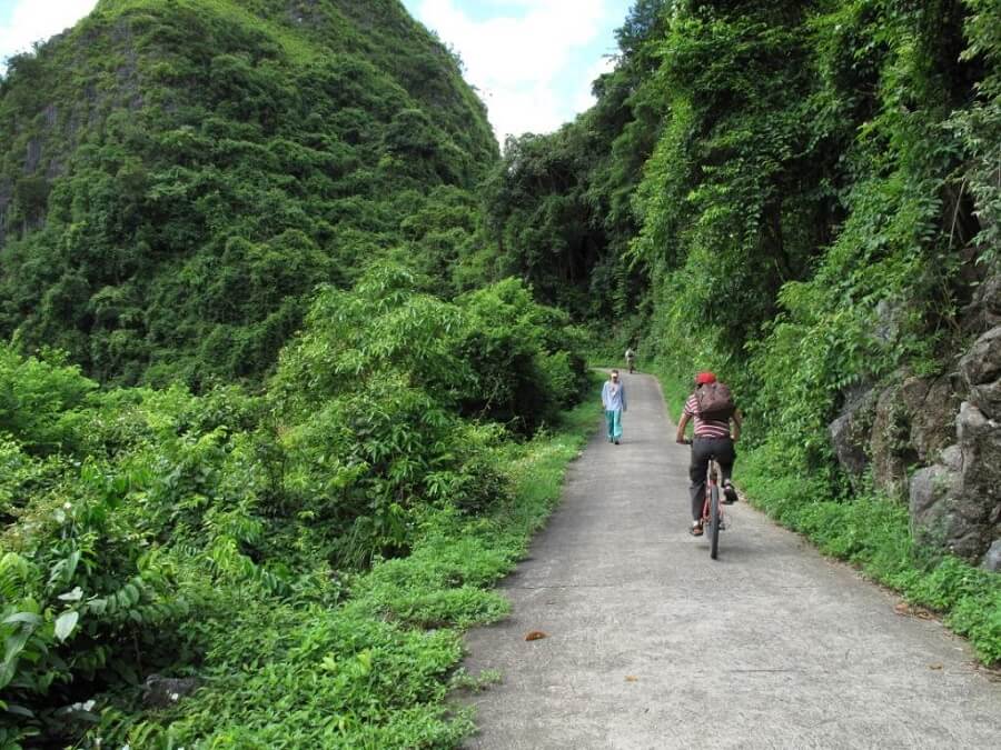 Viet Hai village cycling