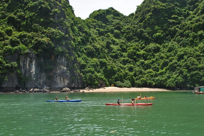 kayaking to explore Lan Ha bay