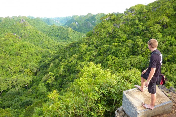 Trekking in Cat Ba national park