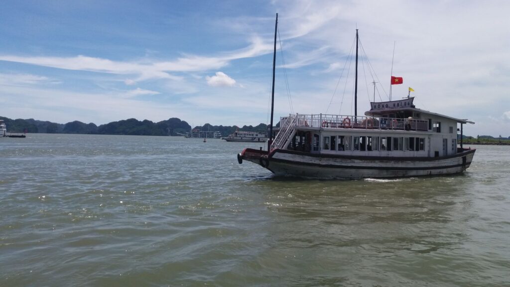 2-Day Scenic Cat Ba Island Tour : Lan Ha Bay Cruise & National Park Trek
