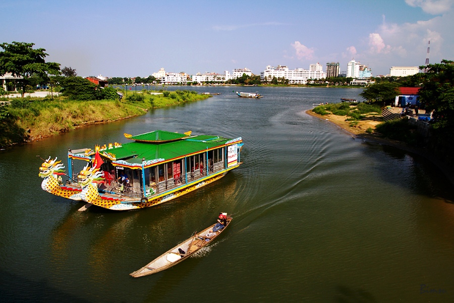 Boat ride along Perfume River