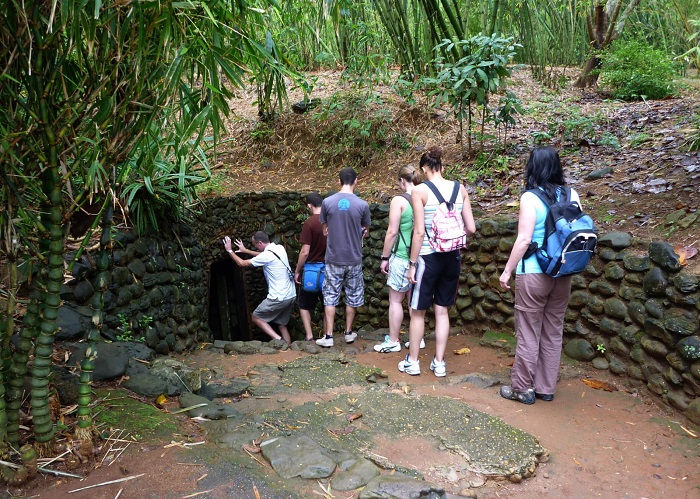 Cu Chi tunnels trip