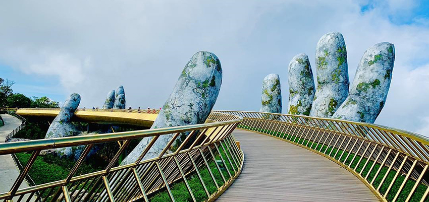 Golden Bridge - Da Nang city