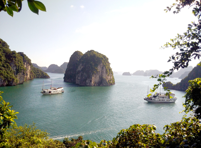 halong bay- hanoi travel packages