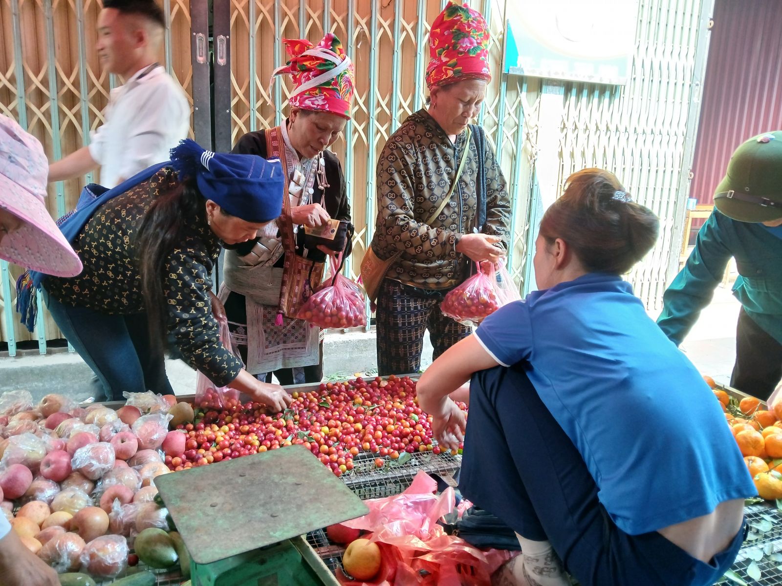 Sapa's hilltribe market