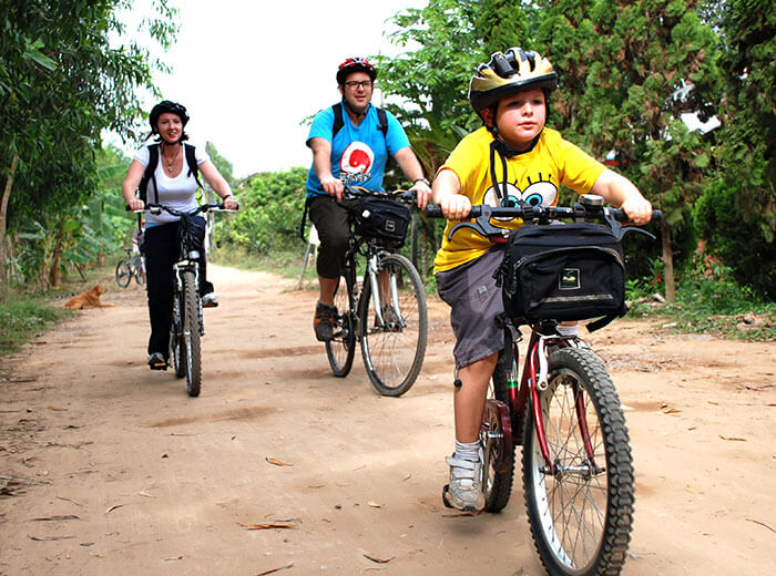 Hoi An biking to Tra Que village