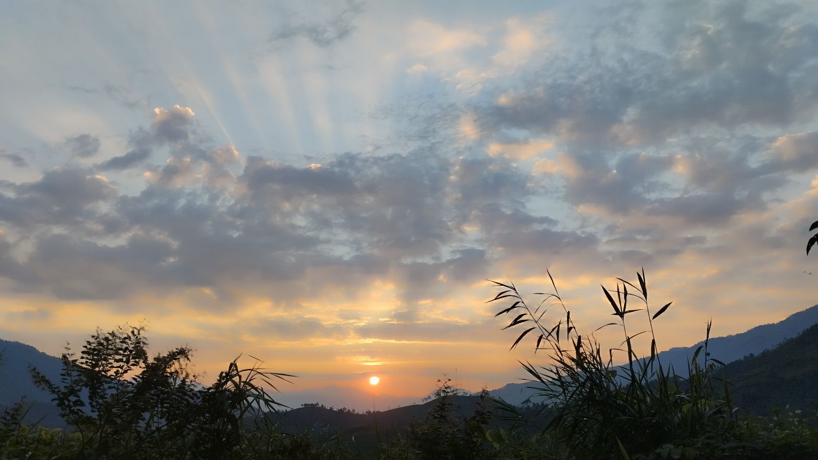 Khau Pha pass at sunset