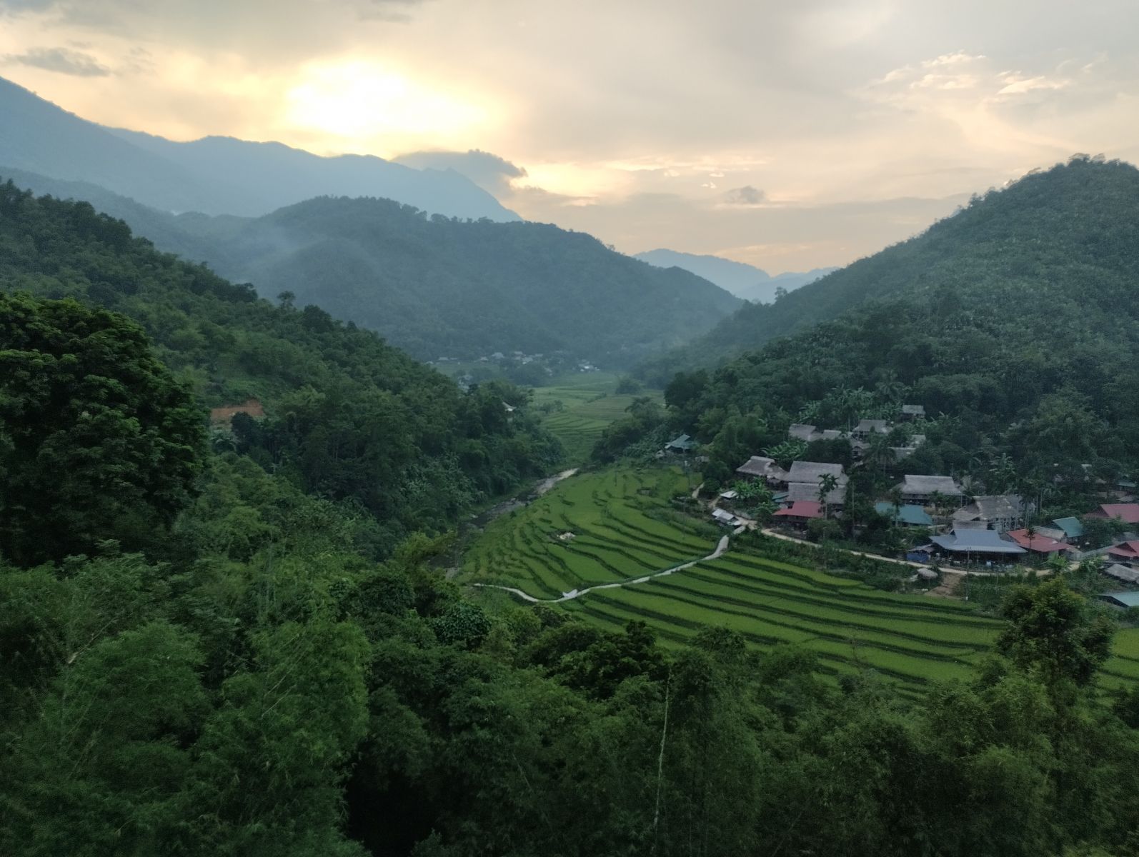 Kho Muong village trek