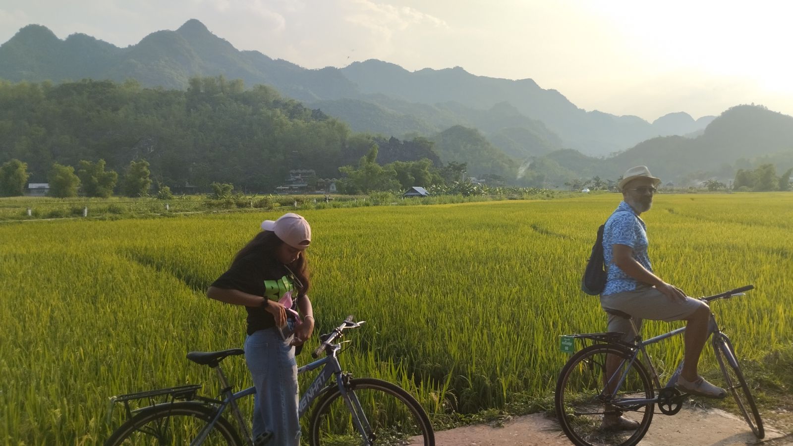 Biking trip to explore Mai Chau valley