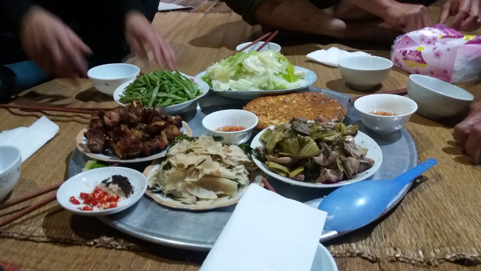 Meals at Buoc village's homestay