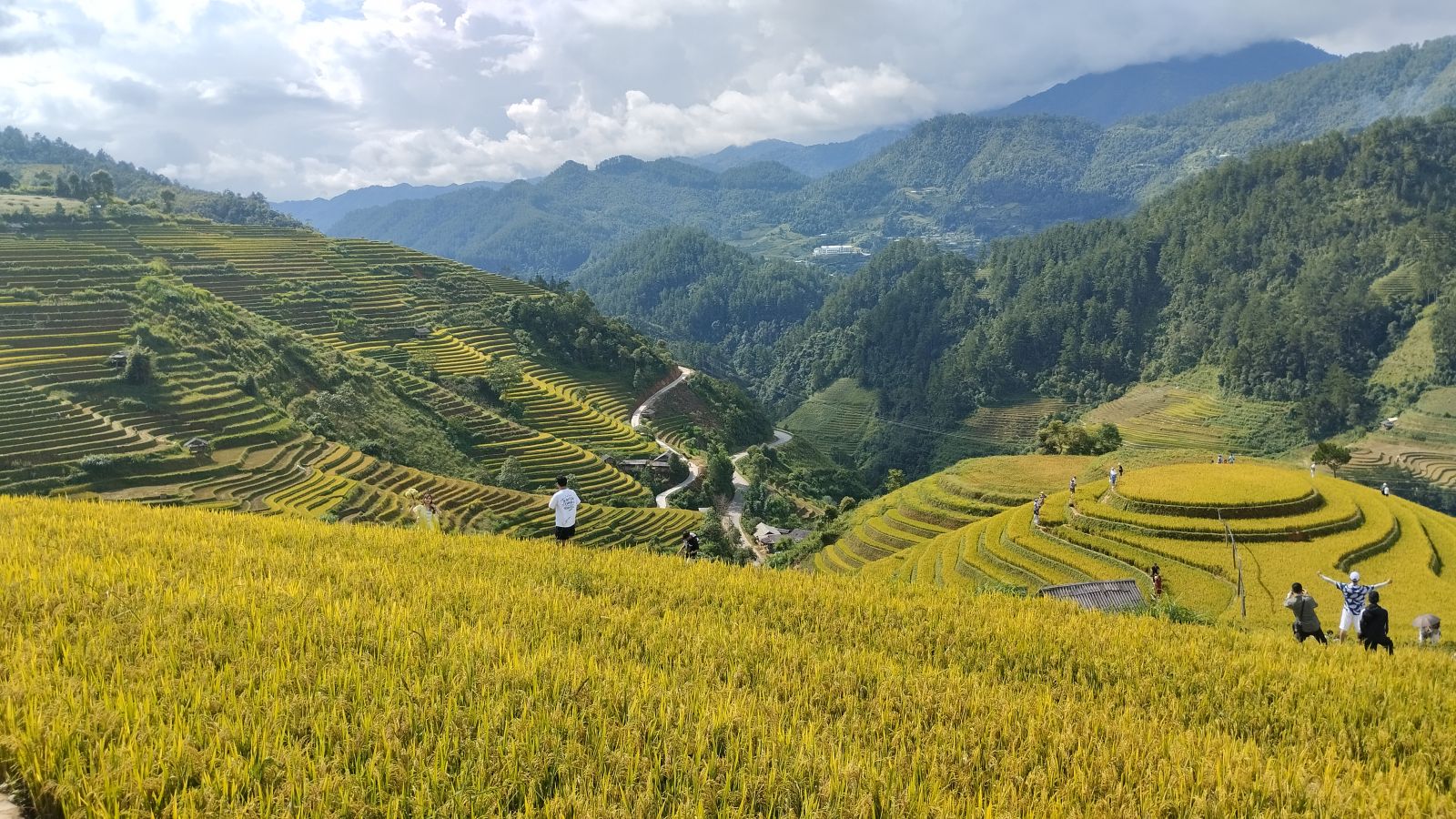 Mam Xoi rice terraces in La Pan Tan, Mu Cang Chai