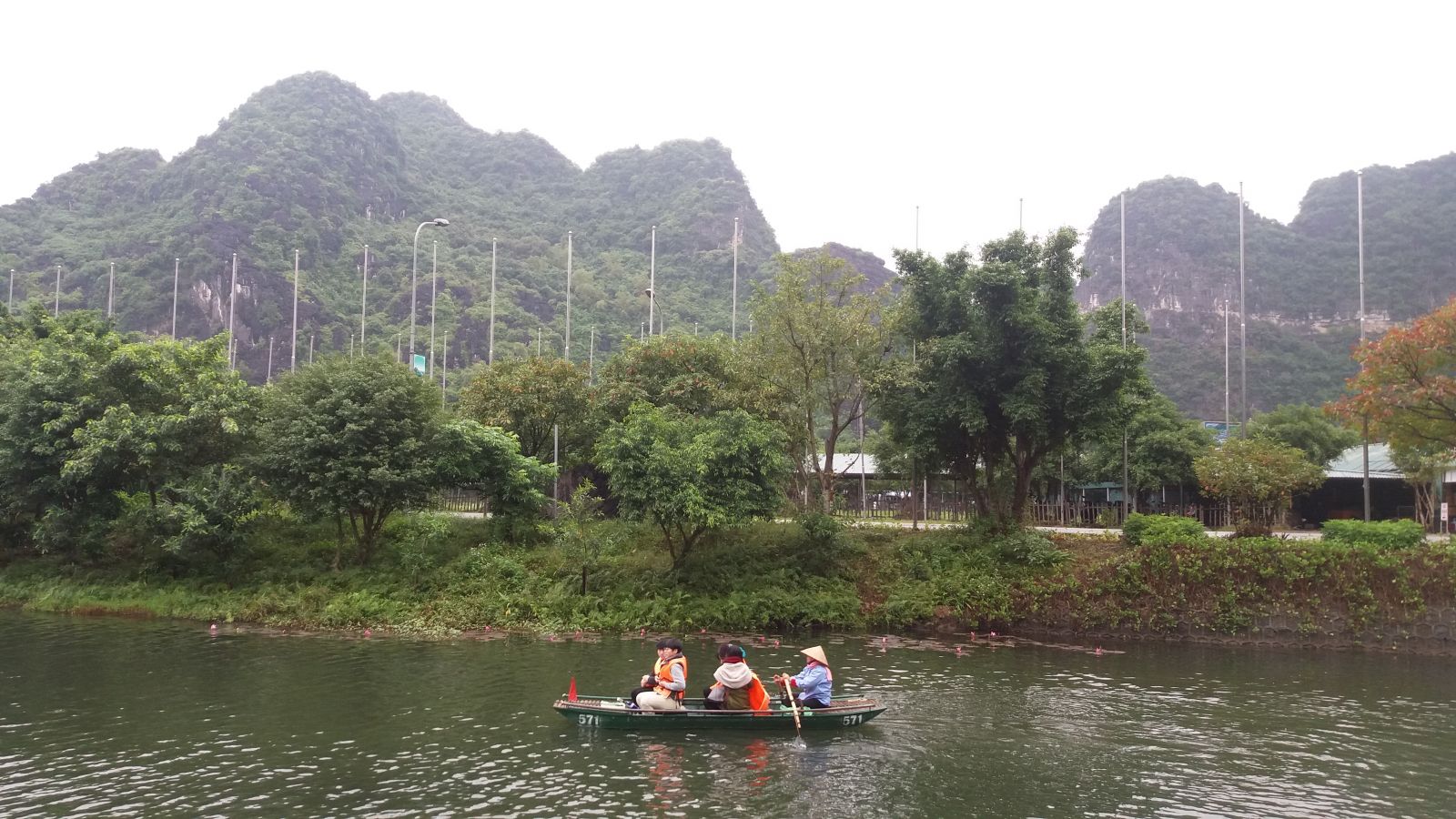 Ninh Binh day tour to Trang An