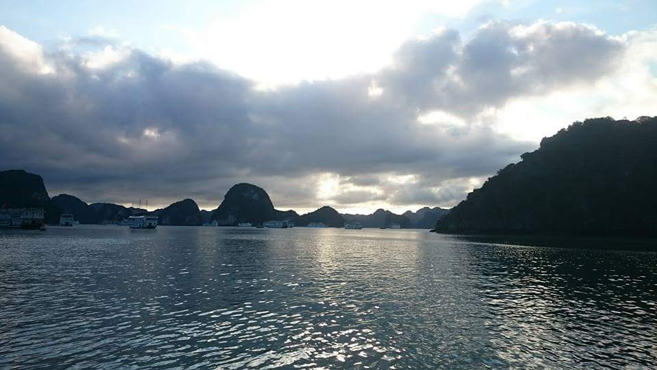 North Vietnam Trip to halong bay