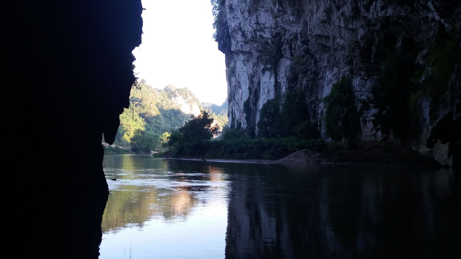 Northeast-Vietnam-tour-Puong cave