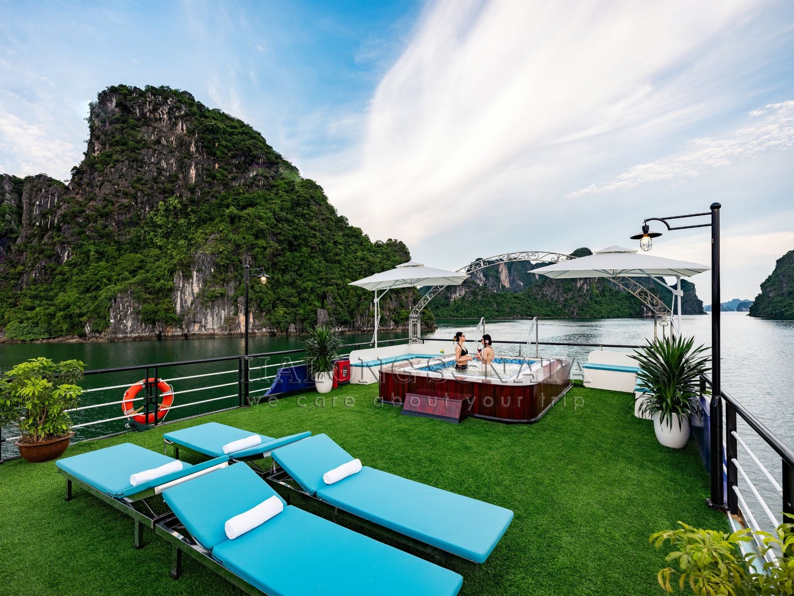 Sundeck to enjoy the view