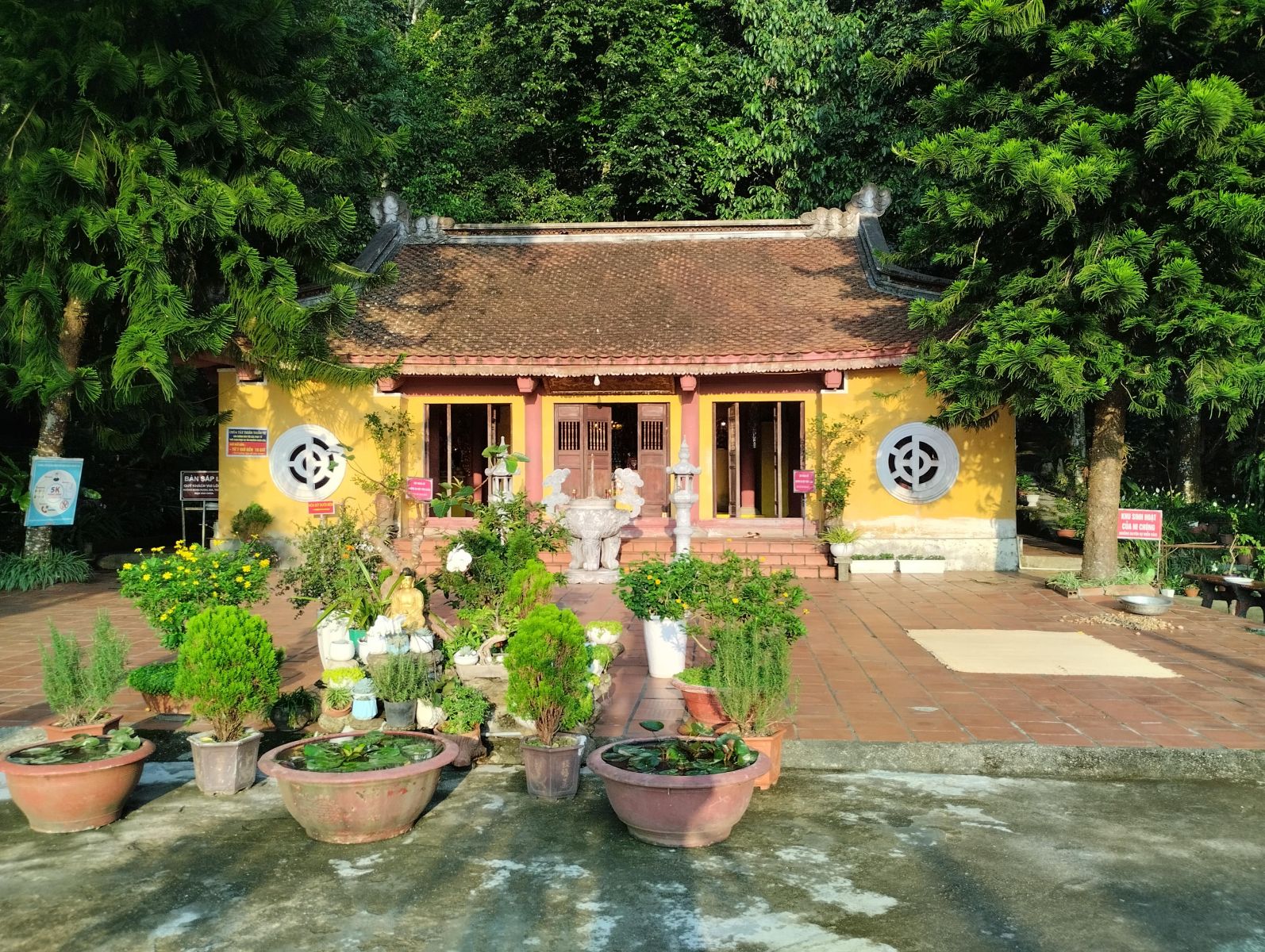Tay Thien pagoda - Tam Dao day hike