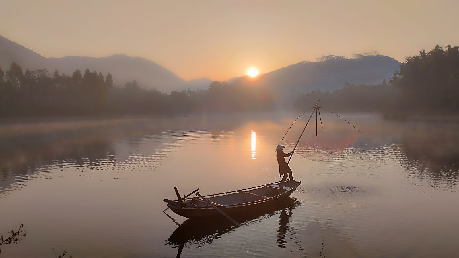 Sunrise photo at Thac Ba